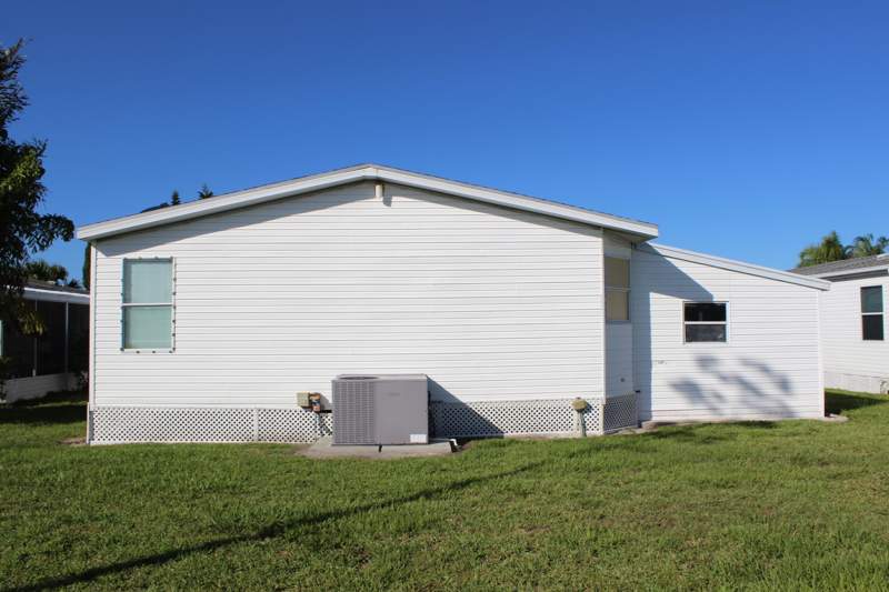 2 bedroom Manufactured Home at 6731 Sinsonte Court, Spanish Lakes Fairways, Fort Pierce — photo 5
