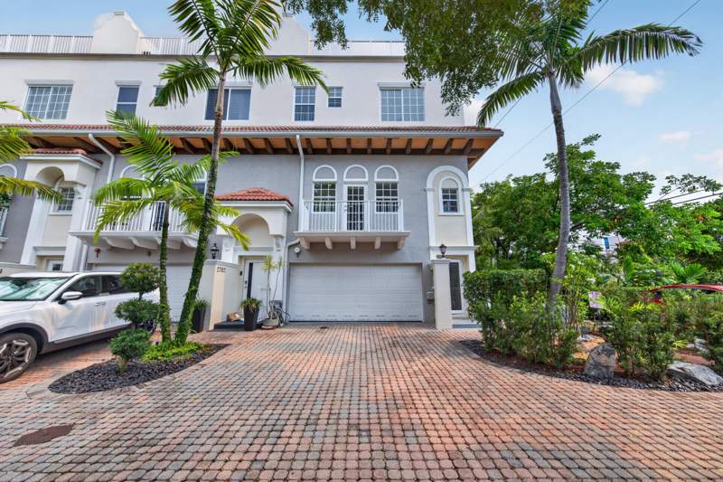 4 bedroom Townhouse at 2700 NE 8th Avenue, Highland Estates, Wilton Manors — photo 3