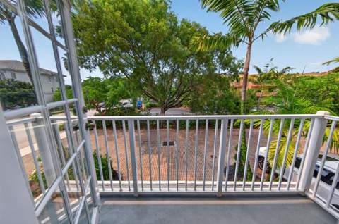 2700 NE 8th Avenue, Wilton Manors FL - photo 7 of 64