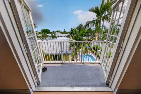 2700 NE 8th Avenue, Wilton Manors FL - photo 22 of 64