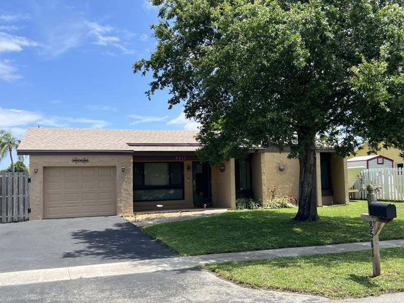 3 bedroom Single Family Residence at 8511 NW 8th Street, Westview Sec One Part Two, Pembroke Pines — photo 2