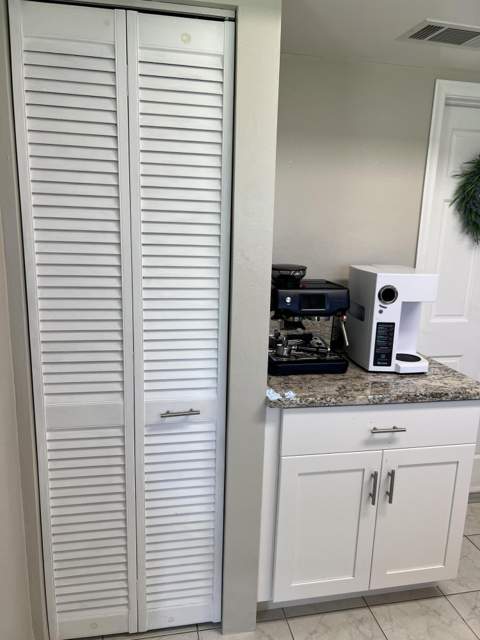 8511 NW 8th Street, Pembroke Pines FL - photo 9 of 32