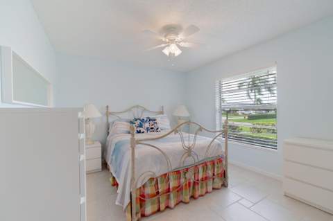 5487 Crystal Anne Drive, West Palm Beach FL - photo 21 of 49
