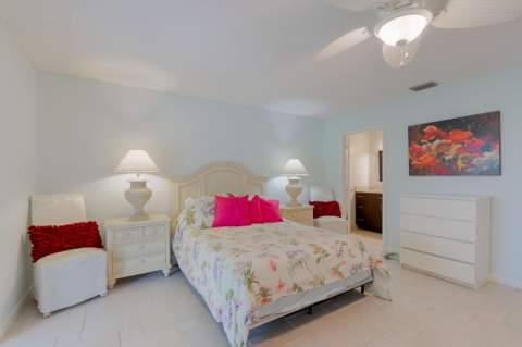 5487 Crystal Anne Drive, West Palm Beach FL - photo 17 of 49
