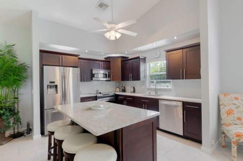 5487 Crystal Anne Drive, West Palm Beach FL - photo 7 of 49