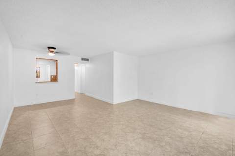 1021 Mockingbird Lane #303, Plantation FL - photo 10 of 31
