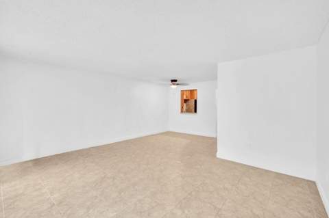 1021 Mockingbird Lane #303, Plantation FL - photo 12 of 31