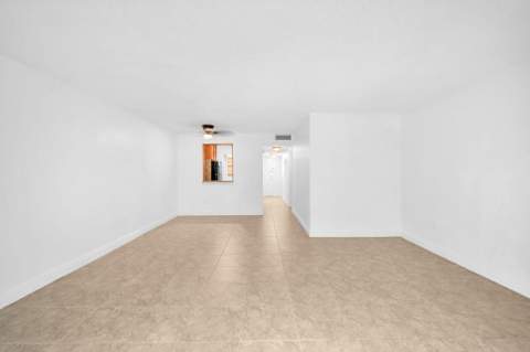 1021 Mockingbird Lane #303, Plantation FL - photo 13 of 31