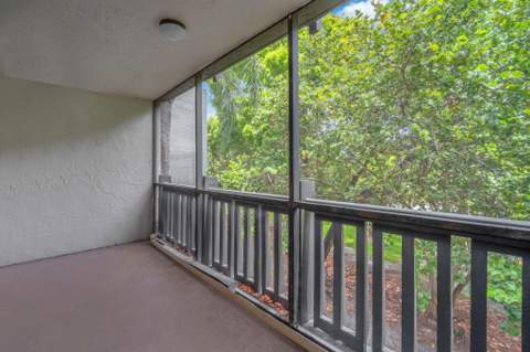 1021 Mockingbird Lane #303, Plantation FL - photo 7 of 31