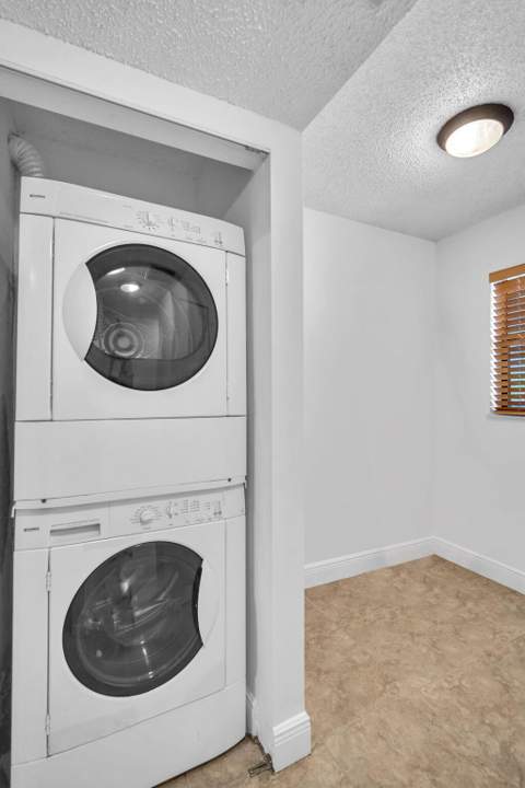 1021 Mockingbird Lane #303, Plantation FL - photo 19 of 31