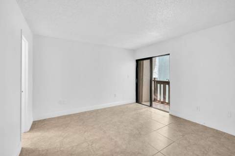 1021 Mockingbird Lane #303, Plantation FL - photo 22 of 31