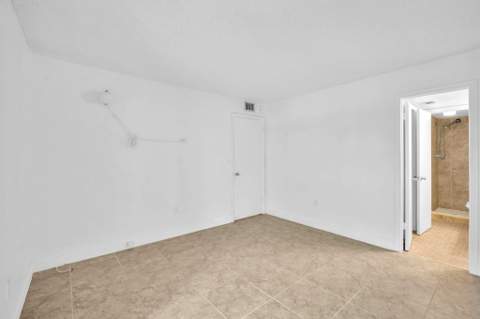 1021 Mockingbird Lane #303, Plantation FL - photo 23 of 31