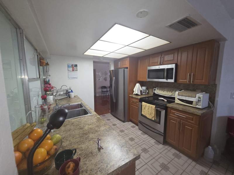 3 bedroom Single Family Residence at 5261 NW 14th Place, Falcon Sub No One, Lauderhill — photo 3