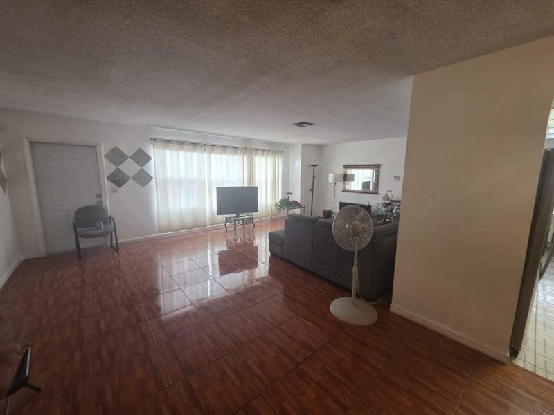 3 bedroom Single Family Residence at 5261 NW 14th Place, Falcon Sub No One, Lauderhill — photo 4