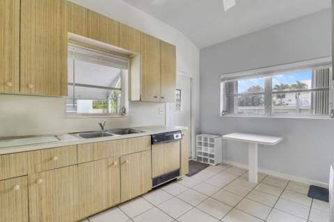 24 Douglas Drive, Ocean Ridge FL - photo 10 of 15
