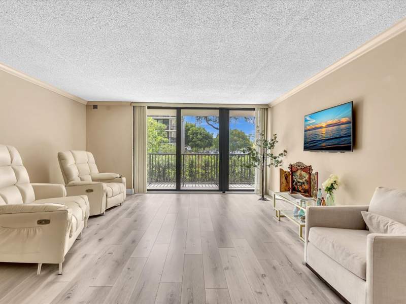 2 bedroom Condominium at 1350 River Reach Drive #111, River Reach Condominium Vi, Fort Lauderdale — photo 3