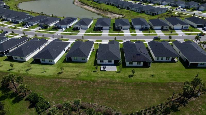 4 bedroom Single Family Residence at 9049 Dahlia Circle, Azalea, Port St. Lucie — photo 4