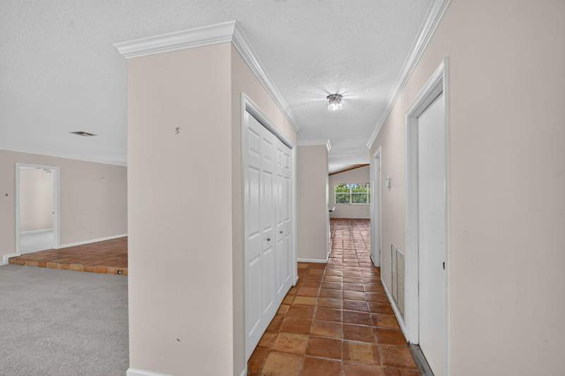 3 bedroom Single Family Residence at 2400 SW 23rd Cranbrook Drive, Cranbrook Lake Estates, Boynton Beach — photo 5