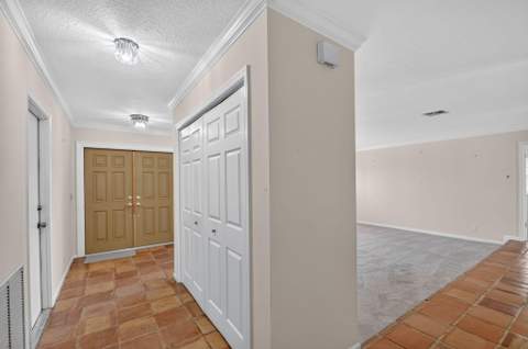 2400 SW 23rd Cranbrook Drive, Boynton Beach FL - photo 6 of 107
