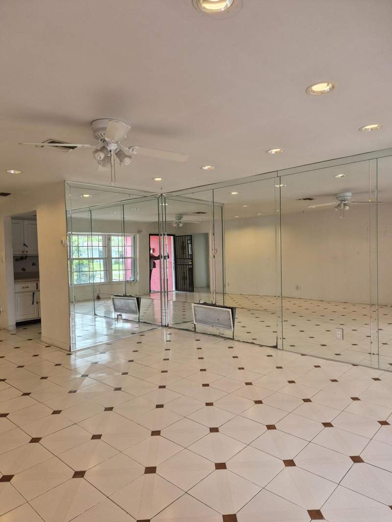 3 bedroom Single Family Residence at 4960 NW 16th Street, Flair Sub No 5, Lauderhill — photo 2