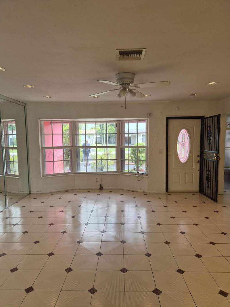3 bedroom Single Family Residence at 4960 NW 16th Street, Flair Sub No 5, Lauderhill — photo 3