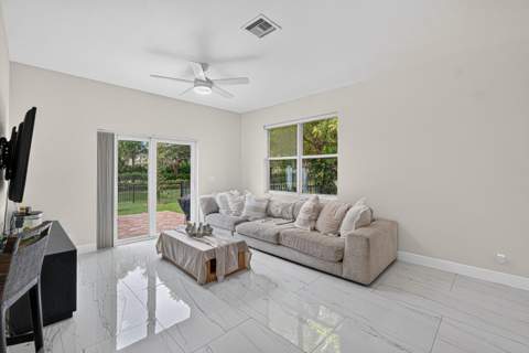 6455 Azura Lake Road, Lake Worth FL - photo 8 of 40