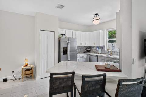 6455 Azura Lake Road, Lake Worth FL - photo 16 of 40