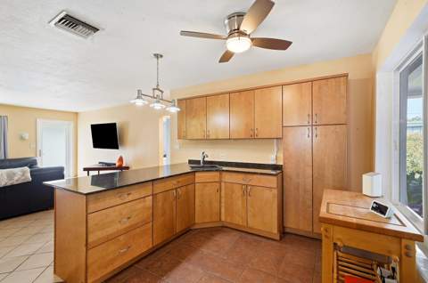 2834 Adams Street, Hollywood FL - photo 11 of 56