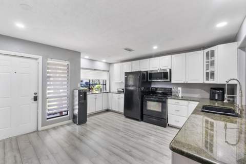 4149 Palm Forest Drive, Delray Beach FL - photo 6 of 46