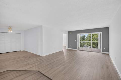 6080 Huntwick Terrace #405, Delray Beach FL - photo 11 of 60