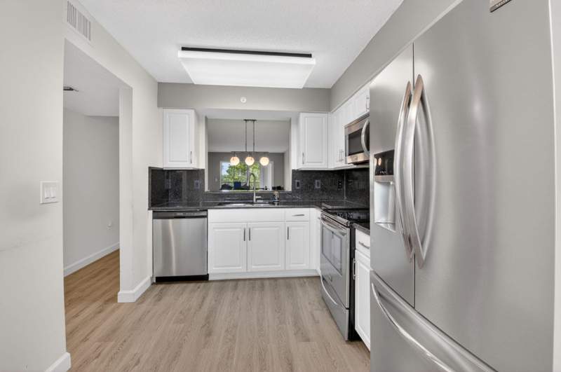 2 bedroom Condominium at 6080 Huntwick Terrace #405, Huntington Pointe, Delray Beach — photo 2