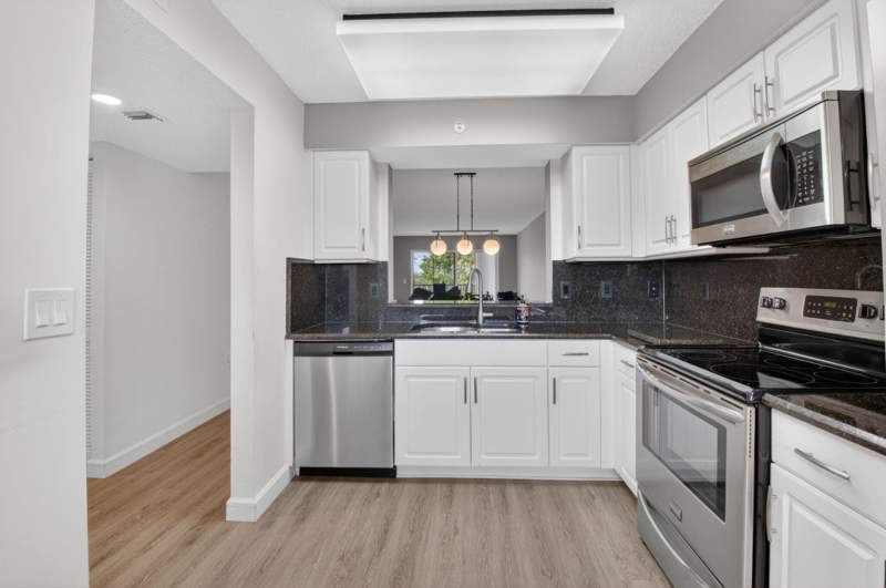 2 bedroom Condominium at 6080 Huntwick Terrace #405, Huntington Pointe, Delray Beach — photo 3