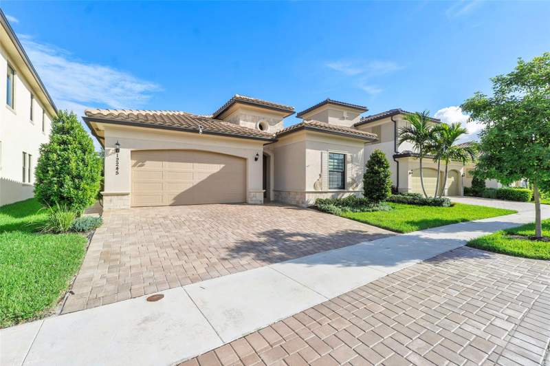 3 bedroom Single Family Residence at 12245 N Baypoint Circle, Parkland Bay, Parkland — photo 3