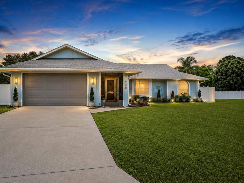 3 bedroom Single Family Residence at 230 SW Inwood Avenue, Port St Lucie Section 18, Port St. Lucie — photo 2