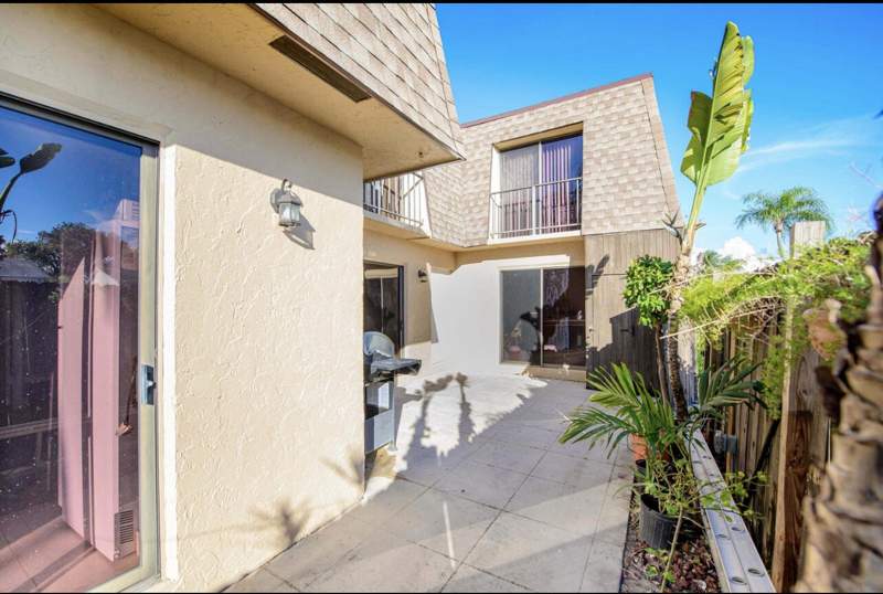 3 bedroom Townhouse at 4101 N Waterview Circle #41-a, Waterview Estates, Palm Springs — photo 3
