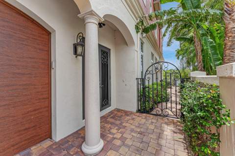 453 NE 19th Avenue, Deerfield Beach FL - photo 6 of 63