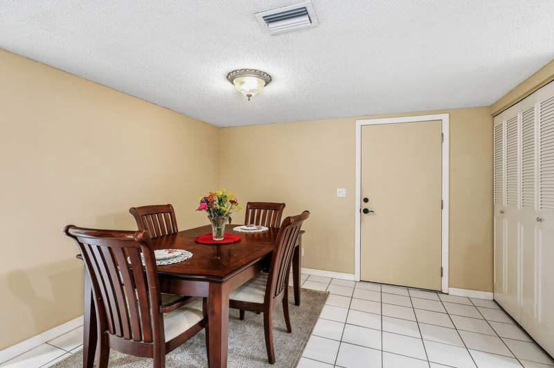 2 bedroom Condominium at 215 Lake Carol Drive, Golden Lakes Village Condo 1 Thru 13-A, West Palm Beach — photo 4