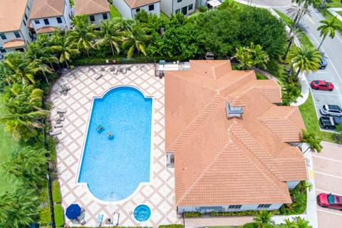 1009 Sweet Briar Lane, Riviera Beach FL - photo 6 of 63