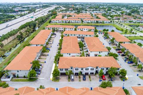 1009 Sweet Briar Lane, Riviera Beach FL - photo 8 of 63