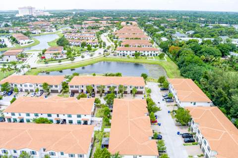 1009 Sweet Briar Lane, Riviera Beach FL - photo 12 of 63