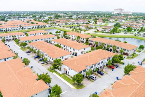 1009 Sweet Briar Lane, Riviera Beach FL - photo 14 of 63