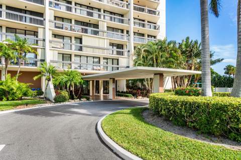 2425 Presidential Way #Ph5, West Palm Beach FL - photo 6 of 29