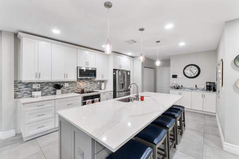 2932 Hidden Harbour Court, Dania Beach FL - photo 7 of 37
