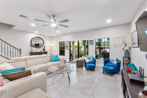 2932 Hidden Harbour Court, Dania Beach FL - photo 10 of 37