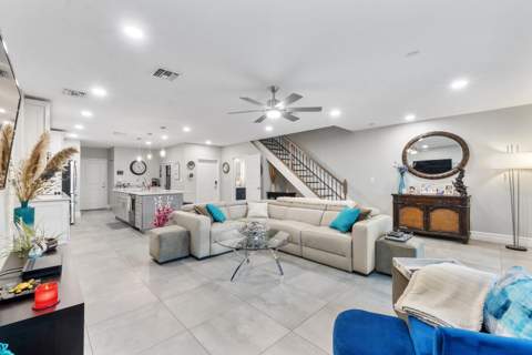 2932 Hidden Harbour Court, Dania Beach FL - photo 11 of 37