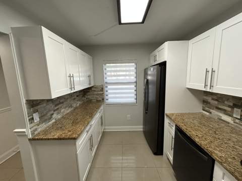 140 Lake Nancy Lane #115, West Palm Beach FL - photo 6 of 32