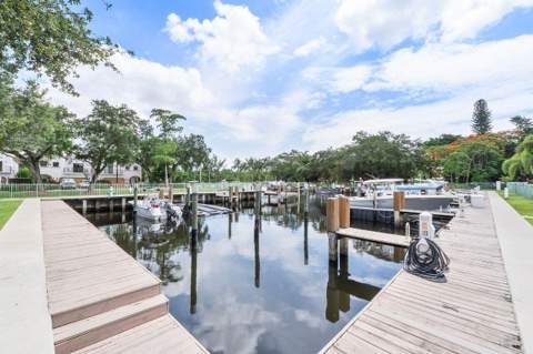 2932 Hidden Harbour Court, Dania Beach FL - photo 10 of 33
