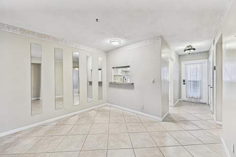 400 SE 10th Street #205, Deerfield Beach FL - photo 11 of 35