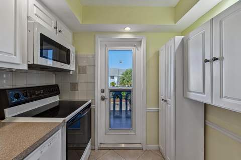 400 SE 10th Street #205, Deerfield Beach FL - photo 14 of 35