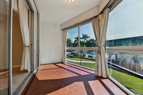 400 SE 10th Street #205, Deerfield Beach FL - photo 16 of 35